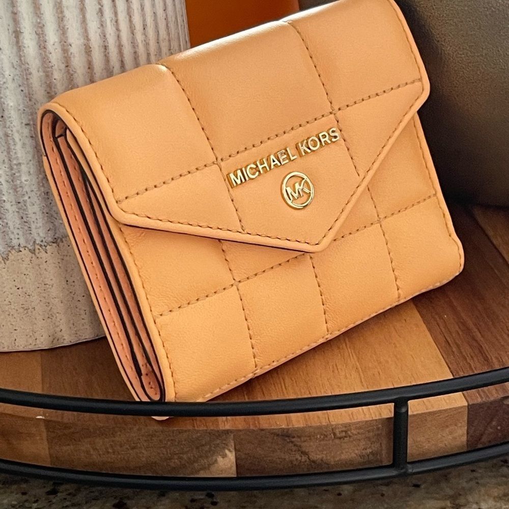 New Mk 👑 medium trifold wallet - Picture 3 of 7